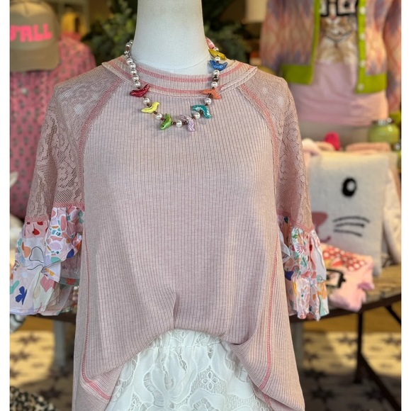 190. NWT easel Pink Ribbed Knit Top with Lace Shoulders and Floral Sleeves - Picture 2 of 5